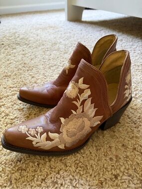 Ariat Women's Brown Embroidered Leather Western Booties